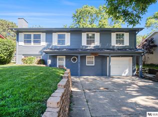 9382 N St, Omaha, NE 68127