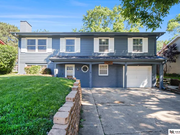 9382 N St, Omaha, NE 68127