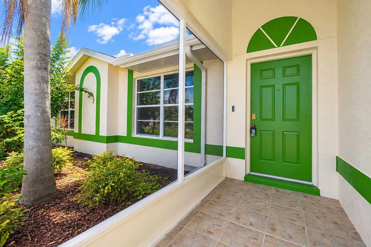 3 bed, 2.0 bath, 1335 sqft, $1,600 — Photo 2