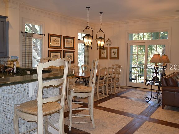 3rd image of 32 Corrine Ln