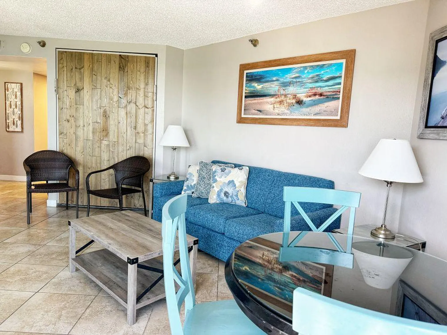 1 bed, 1.0 bath, 645 sqft, $3,187 — Photo 2