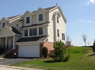 9049 Falcon Greens Dr, Crystal Lake, IL 60014