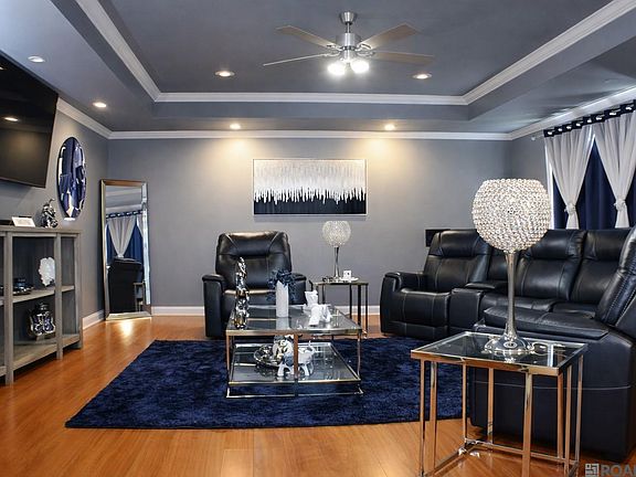 3rd image of 1732 General Cleburne Ave