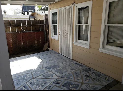 2128R N Pershing Ave Photo 1