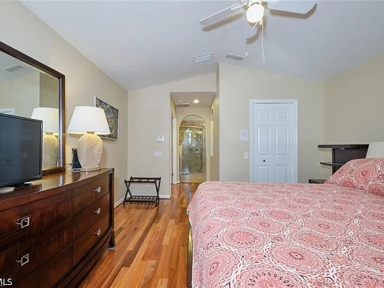 5507 SW 14th Pl — Photo 13