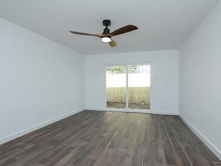 8518 Furlong Ln — Photo 21