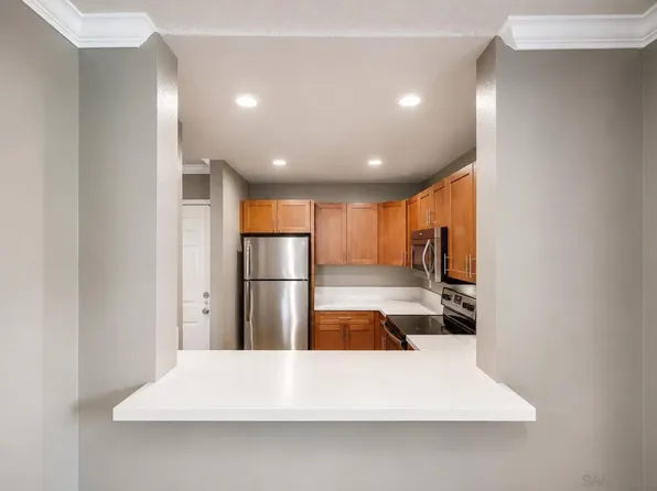 7535 Charmant Dr Unit 207, San Diego, CA 92122