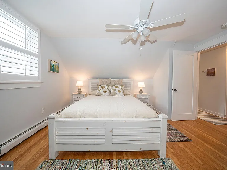 533 Monument Ave — Photo 27