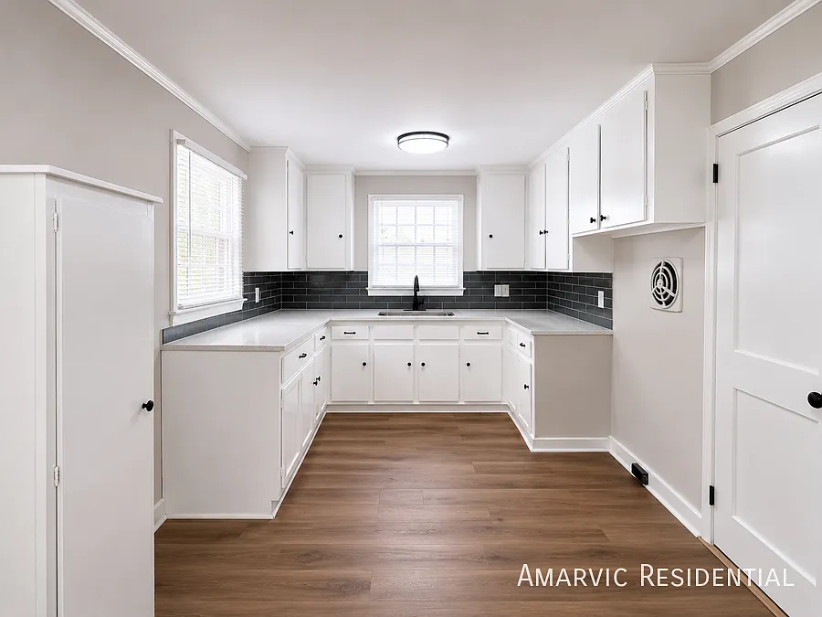 1 bed, $995 — Photo 2