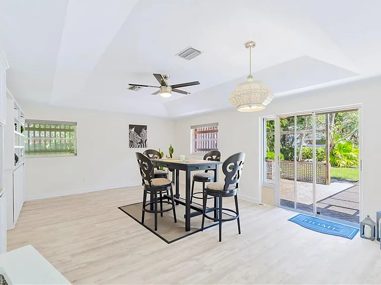 2125 Marina Dr — Photo 18