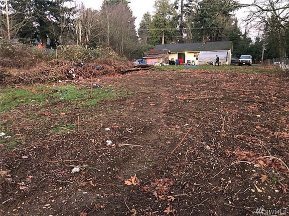 4th image of 3216 S 221st St