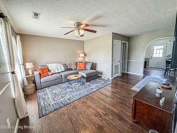 3rd image of 53 Apollo Rd