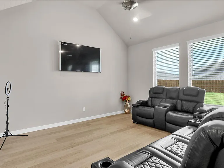 10604 Long Trail Dr — Photo 8