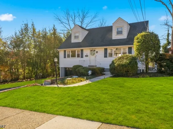 22 Laurel St, Hawthorne Boro, NJ 07506