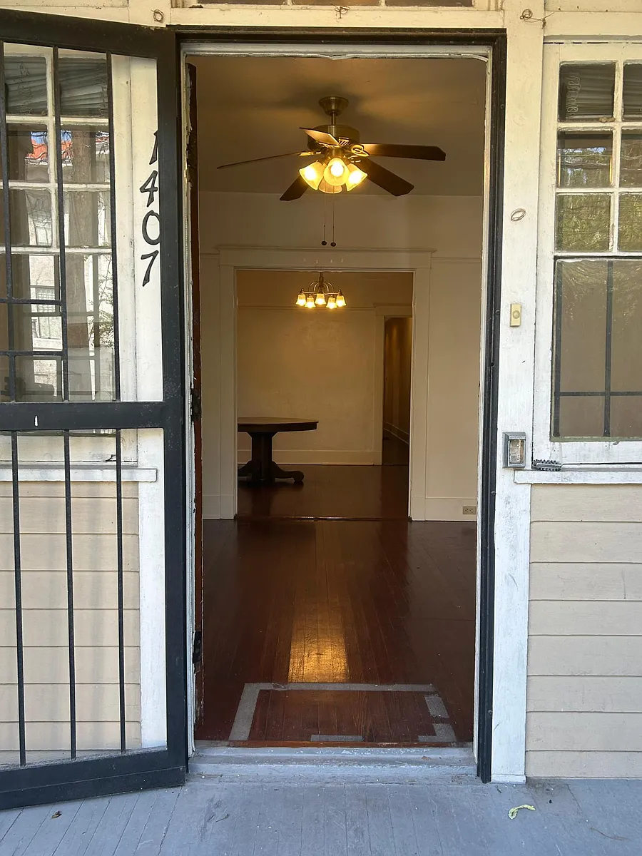 Building Photo - 1407 Pine St