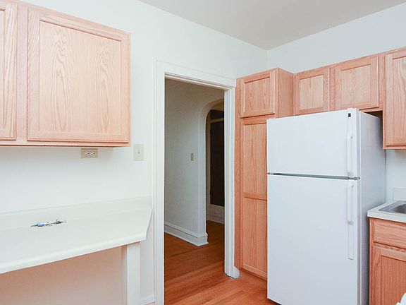 3rd image of 4301 N Francisco Ave #1