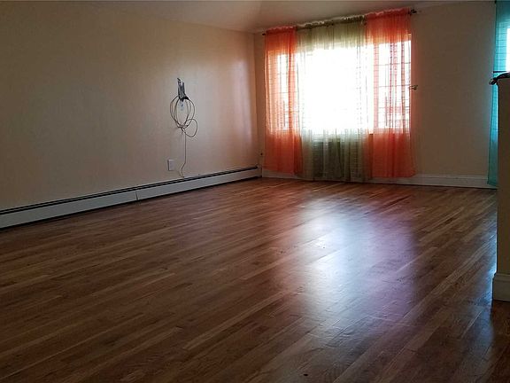 3rd image of 10842 164th St