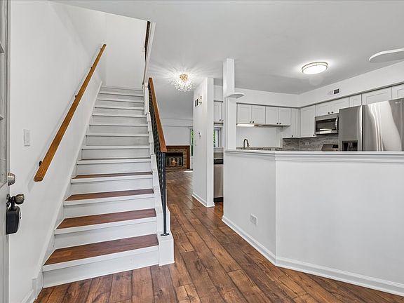 3rd image of 514 E Windgate Ct #D