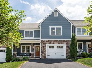 22 Spring View Dr, Staunton, VA 24401