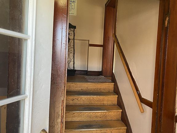 3rd image of 6321 S Whipple St