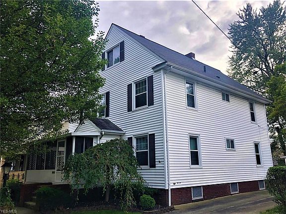 3rd image of 3878 W 160th St