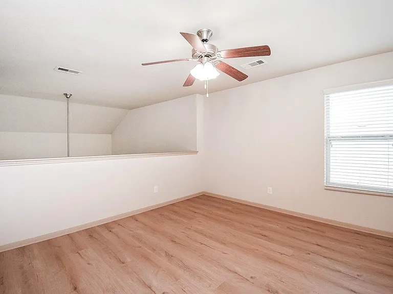 2106 Harmon Crest Ct — Photo 28