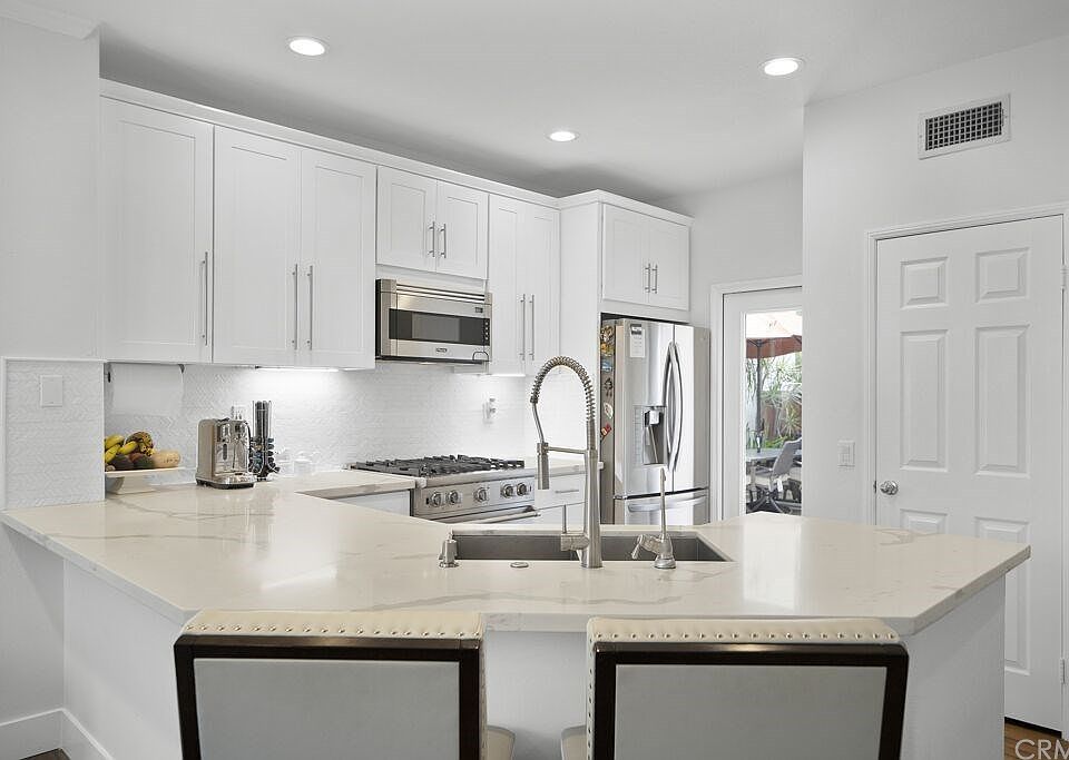 1st image of 29 Nantucket Ln