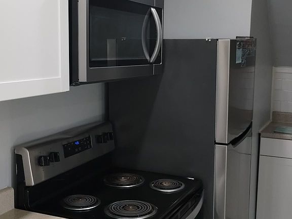 2nd image of 112 Lloyd Ave APT 3