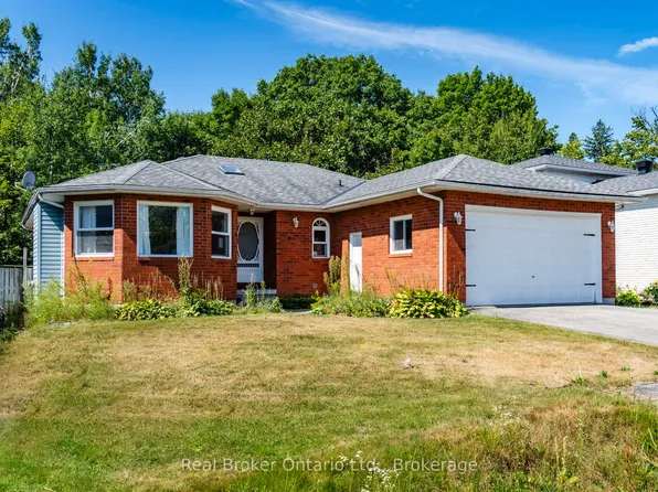 8 Bridle Rd, Penetanguishene, ON L9M 1J5