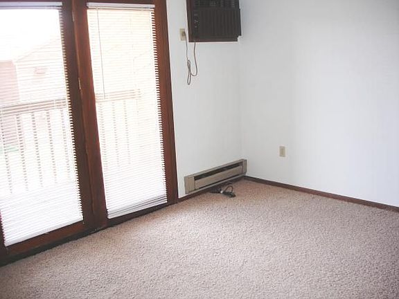 4th image of 3385 Granger Ave S APT 21