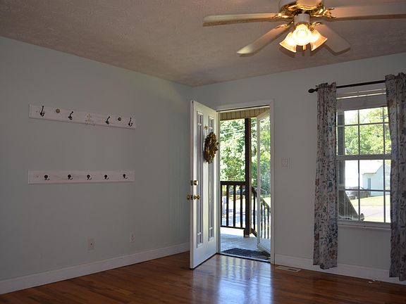 4th image of 6917 Ellesmere Dr