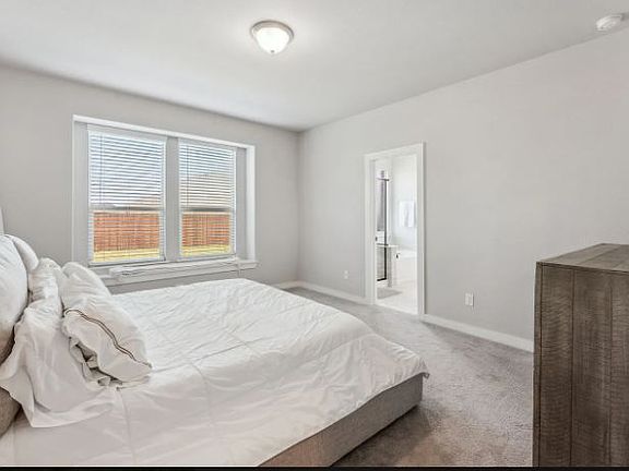3rd image of 532 Torey Pines Dr