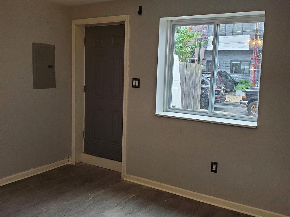 1st image of 1213 Crease St Floor 1