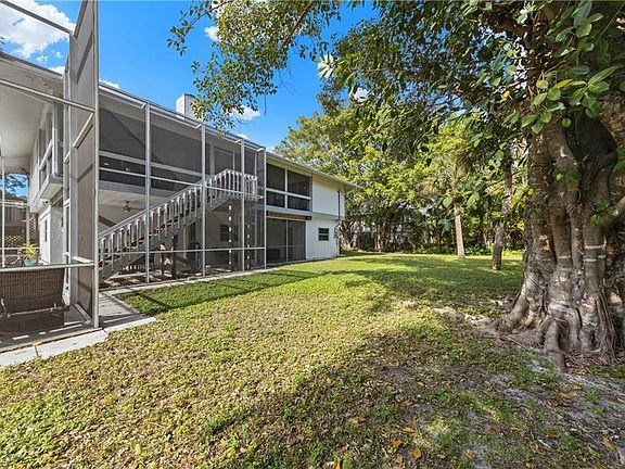 3rd image of 9418 Moonlight Dr
