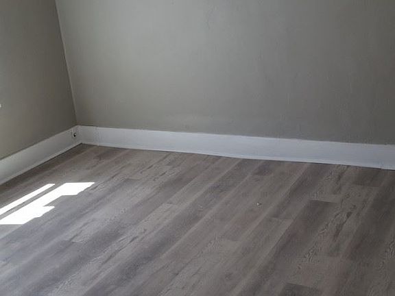 2nd image of 3945 Miami St APT 1W