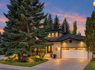 106 S Scimitar Bay NW, Calgary, AB T3L 1L6