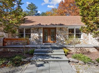 125 Rimstone Ct, Shohola, PA 18458