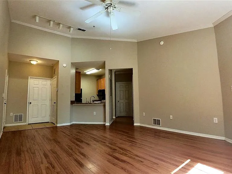 10017 Courtney Palms Blvd #304 — Photo 1