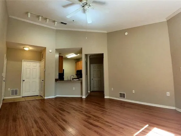 10017 Courtney Palms Blvd APT 304, Tampa, FL 33619