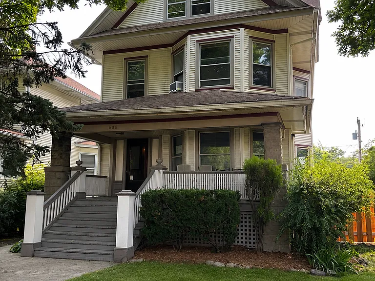 608 S Grove Ave #1 — Photo 1