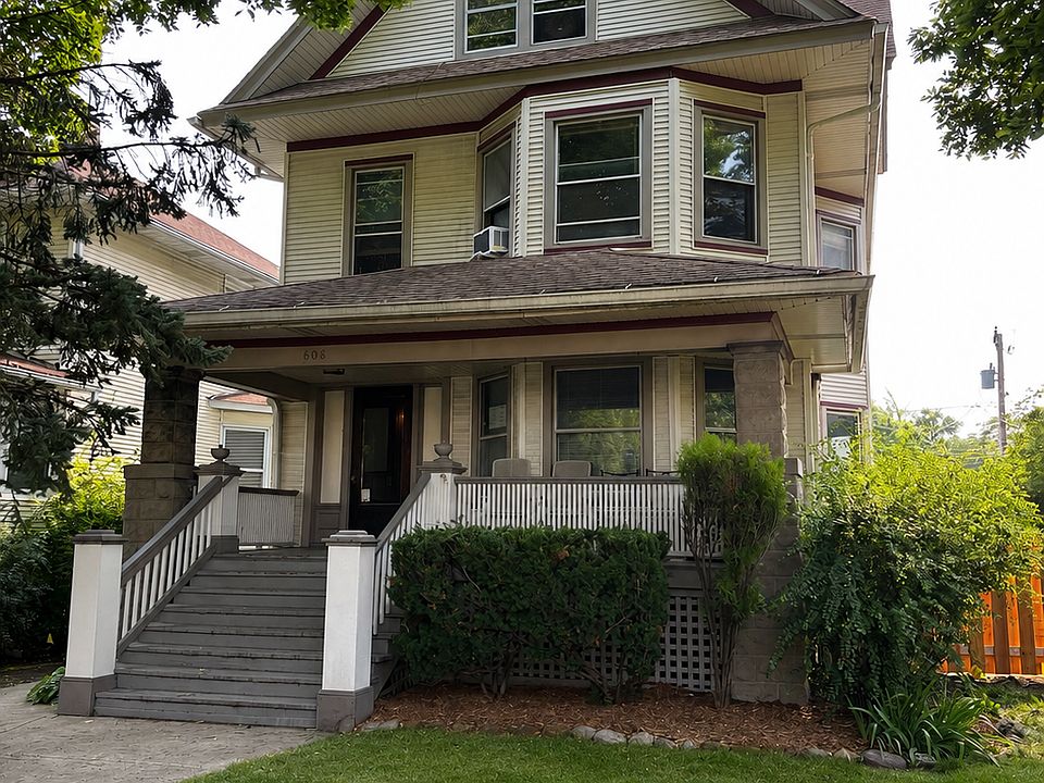 1st image of 608 S Grove Ave #1