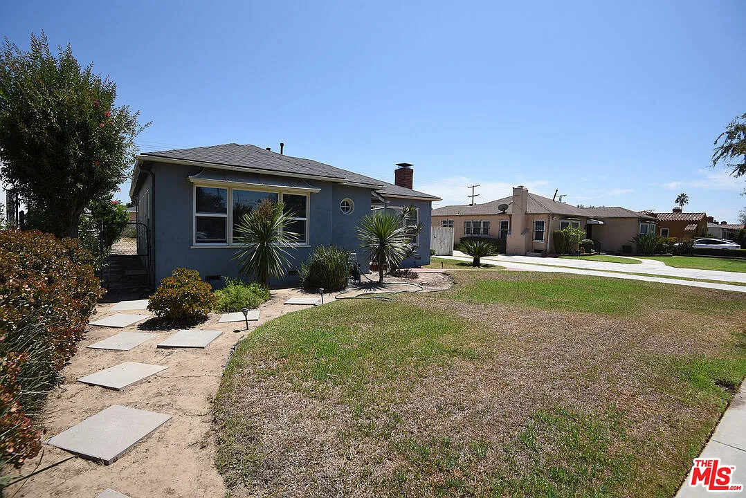 3 bed, 2.0 bath, 1510 sqft, $4,750 — Photo 2