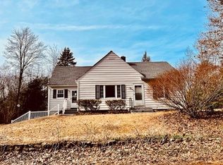 130 Leverett Rd, Amherst, MA 01002