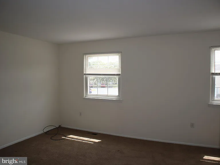 1171 S Division St — Photo 14