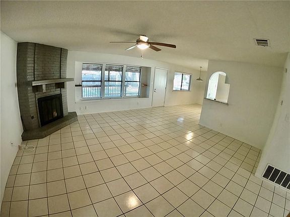 3rd image of 11904 Swan Dr