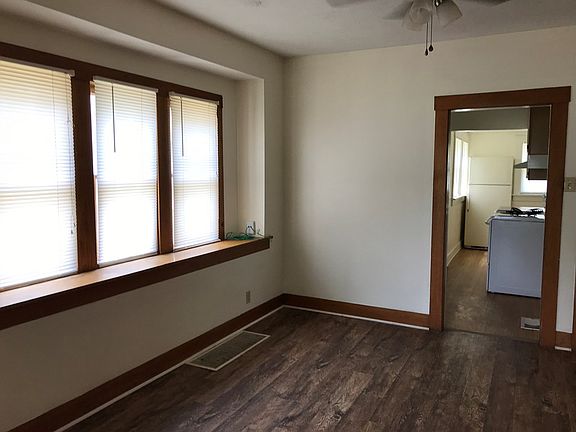 3rd image of 134 S 11th St