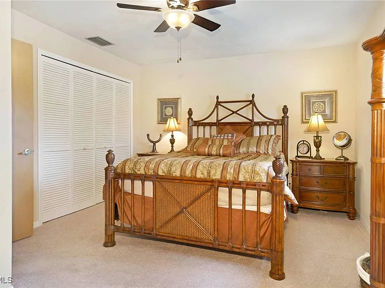 4220 Glasgow Ct — Photo 12
