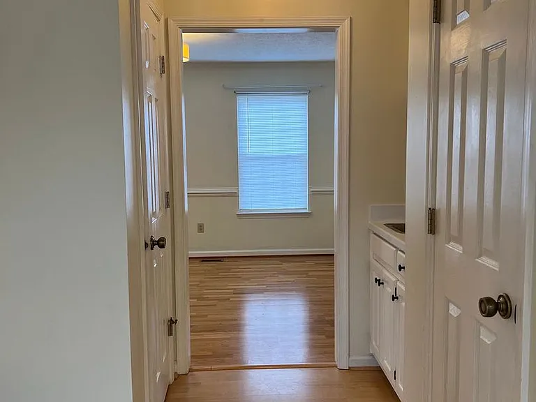 110 Bugle Ct — Photo 8