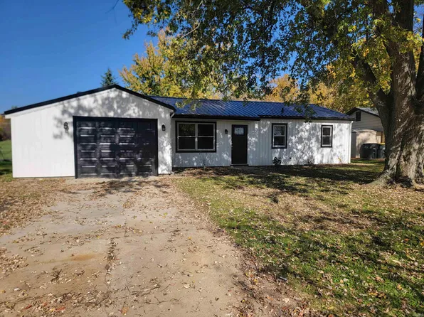 2005 Bowie Ct, Kendallville, IN 46755