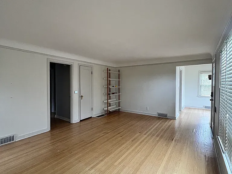 3 bed, 1800 sqft, $4,200 — Photo 3
